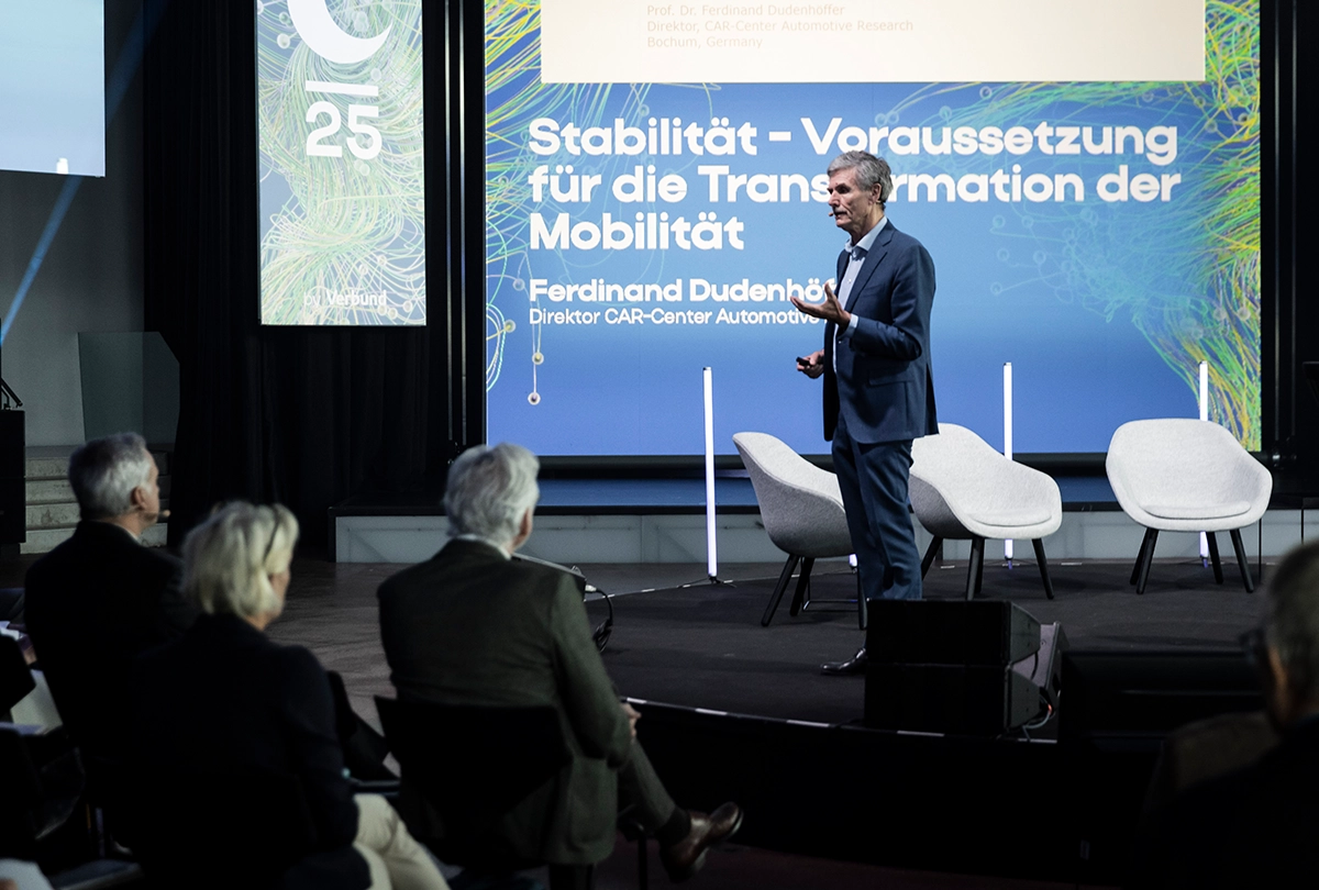 Ferdinand Dudenhöffer sprach über die Transformation der Mobilität.  Foto Mirja Geh.