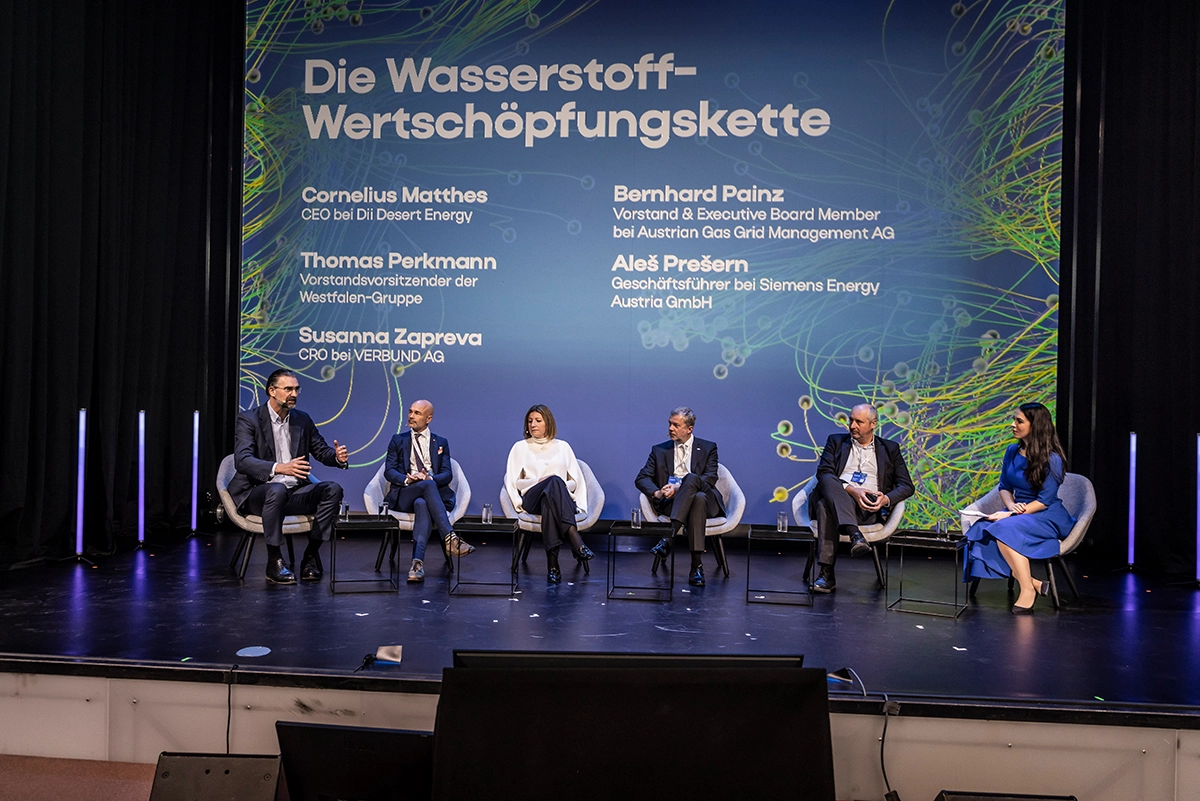 Thomas Perkmann, Cornelius Matthes, Susanna Zapreva, Aleš Prešern und Thomas Perkmann sprachen über die Wasserstoff-Wertschöpfungskette. Foto Mirja Geh.