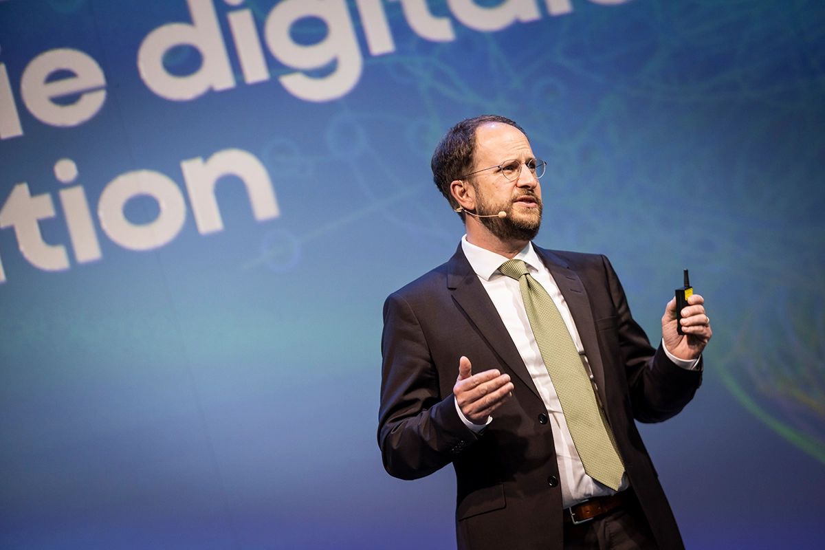 Carsten Wagner, CEO ZfK & VKU Verlag sprach über die Herausforderungen der Digitalisierung. Foto Mirja Geh.
