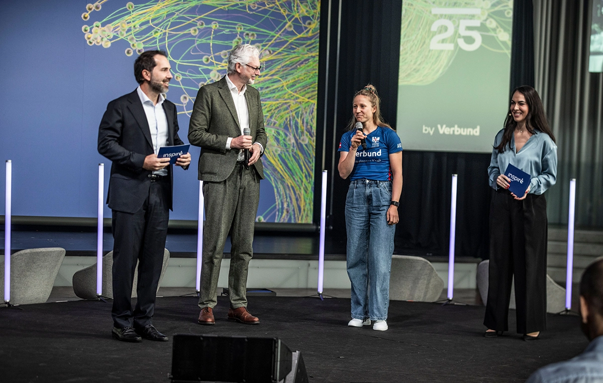 Das Moderationsteam mit Michael Strugl und Goldmedaillengewinnern Lara Tiefenthaler. Foto Mirja Geh.